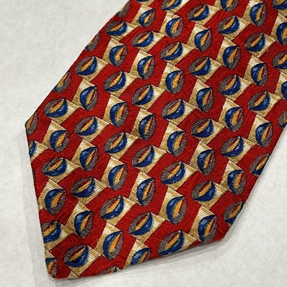 Vintage Ermenegildo Zegna Red and Blue geometric print seashell necktie men’s